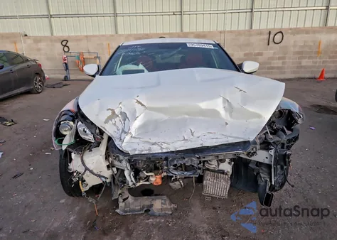 2016 Hyundai Veloster Turbo z USA, uszkodzony, nr VIN KMHTC6AEXGU262768